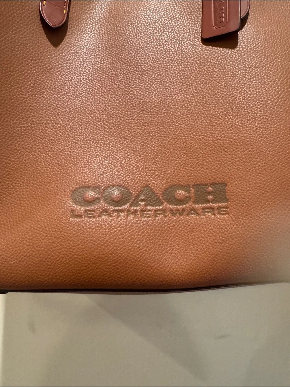 COACH Tan Leather Relay Tote with Logo LIKE NEW - Picture 2 of 5